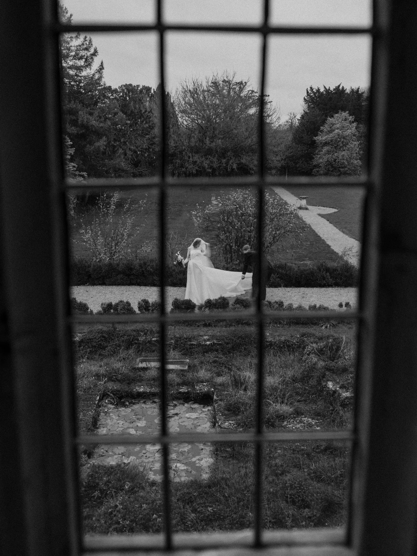 A recent beautiful day at @caswellhouse in 35mm film and digital 🍂

Photography: @emilystevephoto
Venue: @caswellhouse 
Makeup: @jessicashorthairmakeup 
Flowers: @thefwordflower 
Dress: @saintbridal 
Grooms jacket: @oliverbrownlondon 
Room draping: 