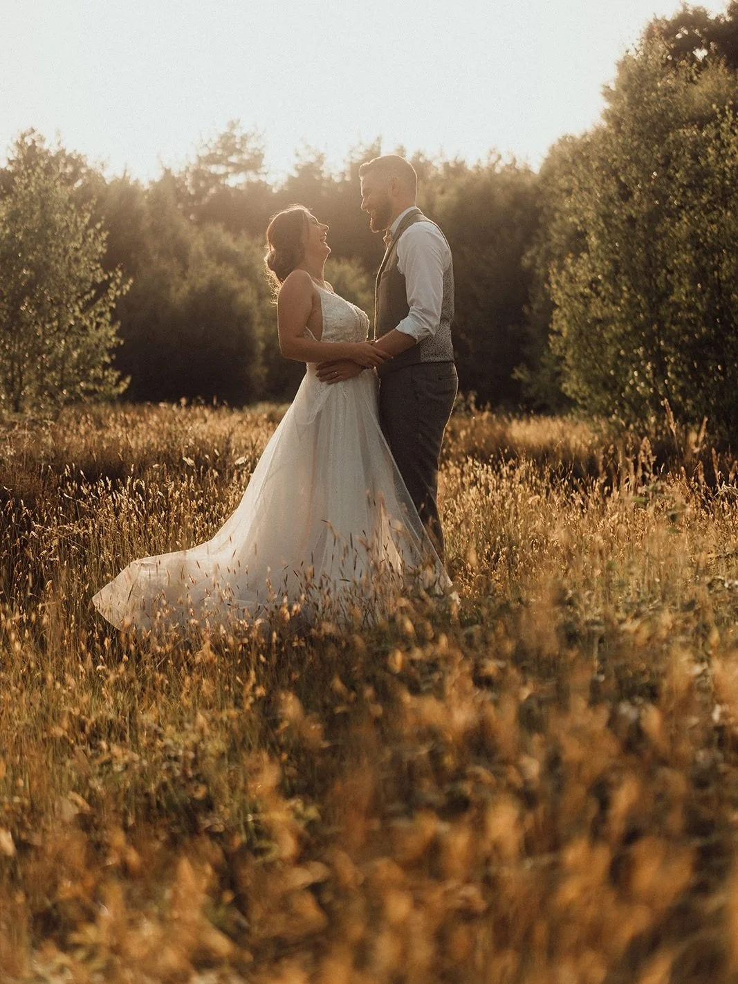 Sunny wedding day at @thedreys 🌞 

Photography: @emilystevephoto
Venue: @thedreys 
Makeup: @makeupbykirbie 
Flowers: @justpeachyflorist 
Dress: @confettiandlacebridal 
Suit: @mossbros 
Caterer: @staganddoecatering 
Coordinator: @the_wedding_dolls