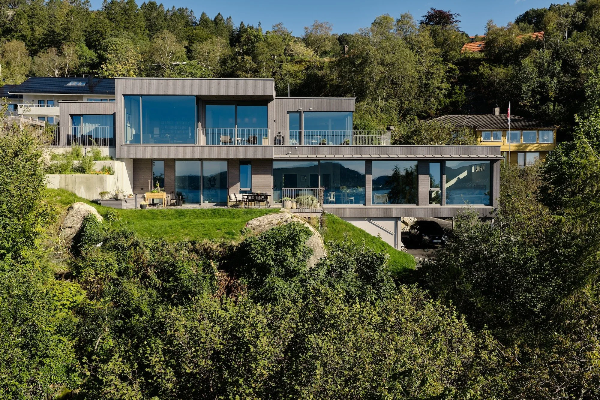 43 Arkitekturfoto ved Montag_DJI_20250911104433_0225_D_Hellebakken.jpg