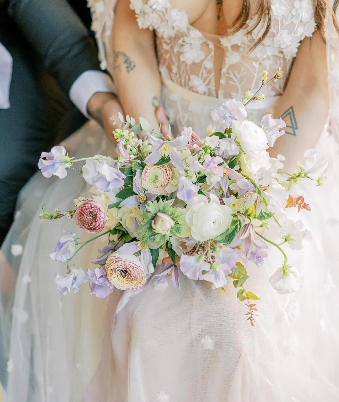 Happy Easter! 🤍

Photography: @wonderandmagicie
Florals: @paradeflowers &amp; @fleurweddings 
Dress: @thewhiteroom_mullingar