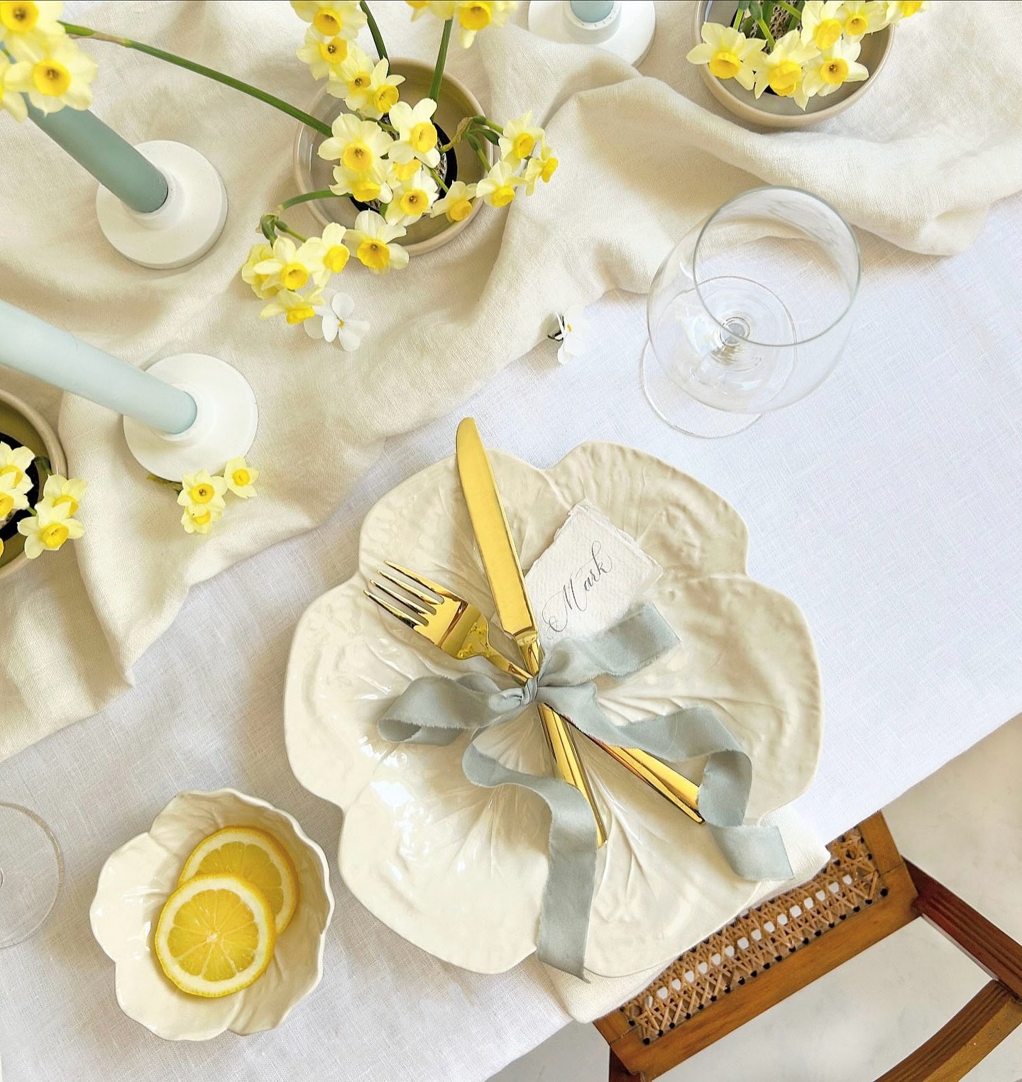 It&rsquo;s chilly out this week, but I&rsquo;m busy planting Spring bulbs 💛🍋. Then I&rsquo;ll be in to Christmas mode!