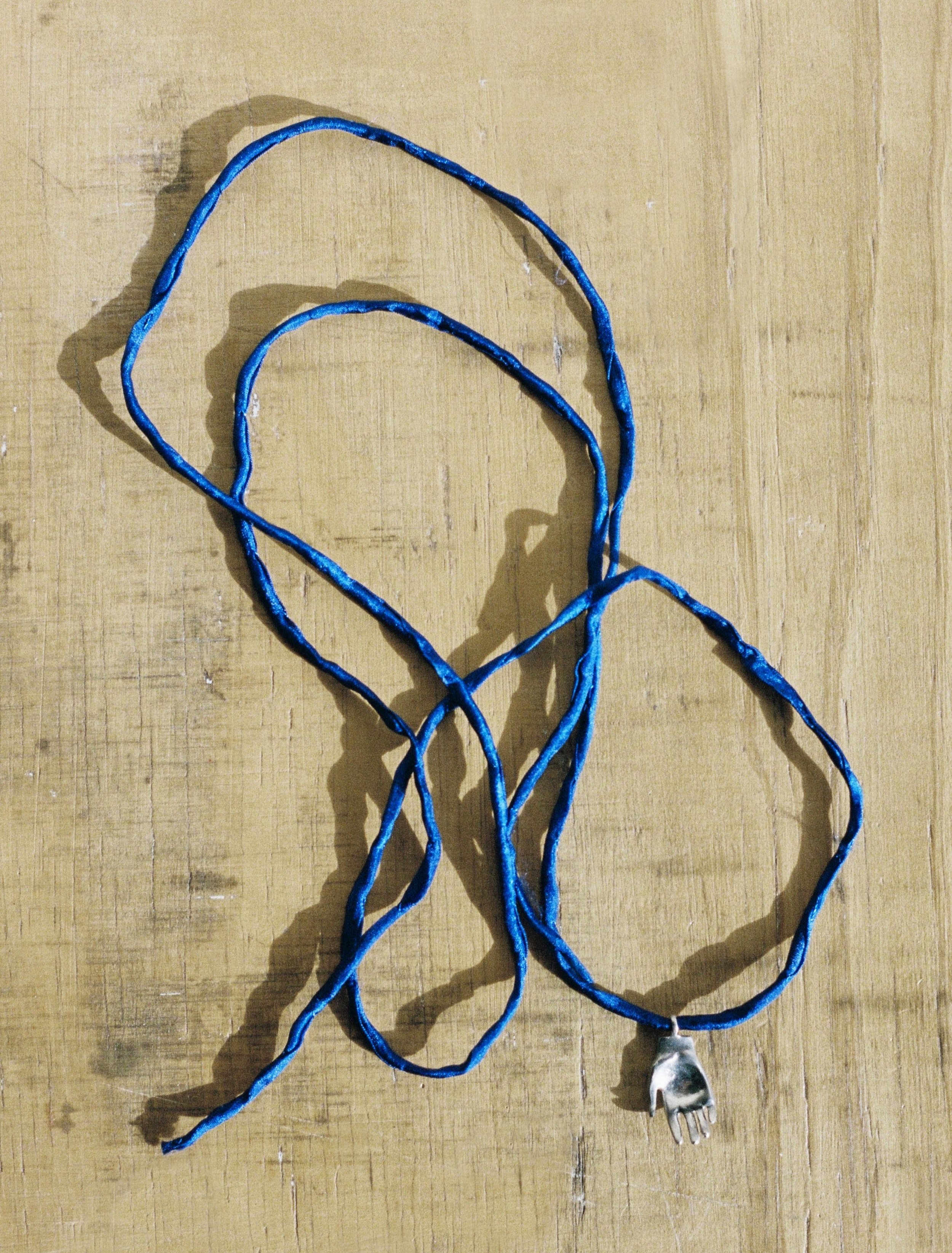 hand%2Bwith%2Bstring%2B%2528blue%2529_2.jpg