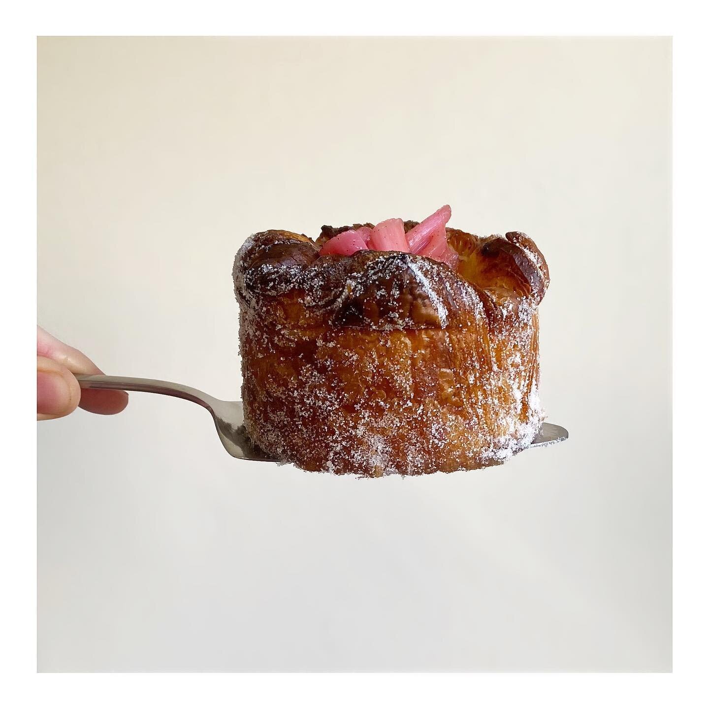 &bull; The Staple Kouign -Amann &bull; Filled with Vanilla Creme Pat &amp; Topped with Poached Rhubarb &bull; 
.
.
.
.
#staple 
#bakerycafe 
#kouignamann 
#broadstairs #westgateonsea #margate #ramsgate #thanet 
Made in house by @stevogadd &amp; @mike