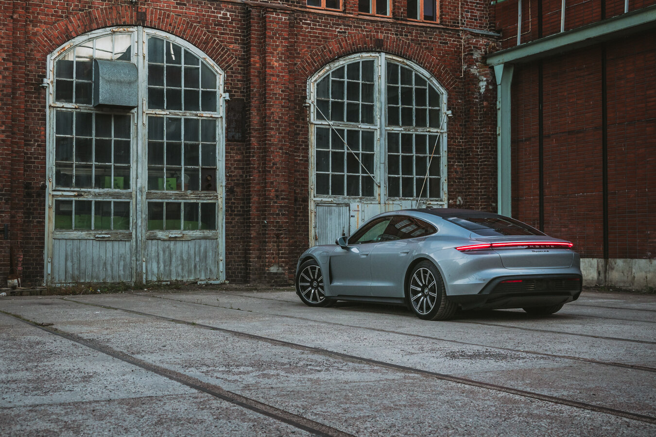 Porsche_Taycan_4S_Sports_Electric Car_Car_Helsinki_Finland_Dolomite Silver_Sami Laitinen_3.jpg