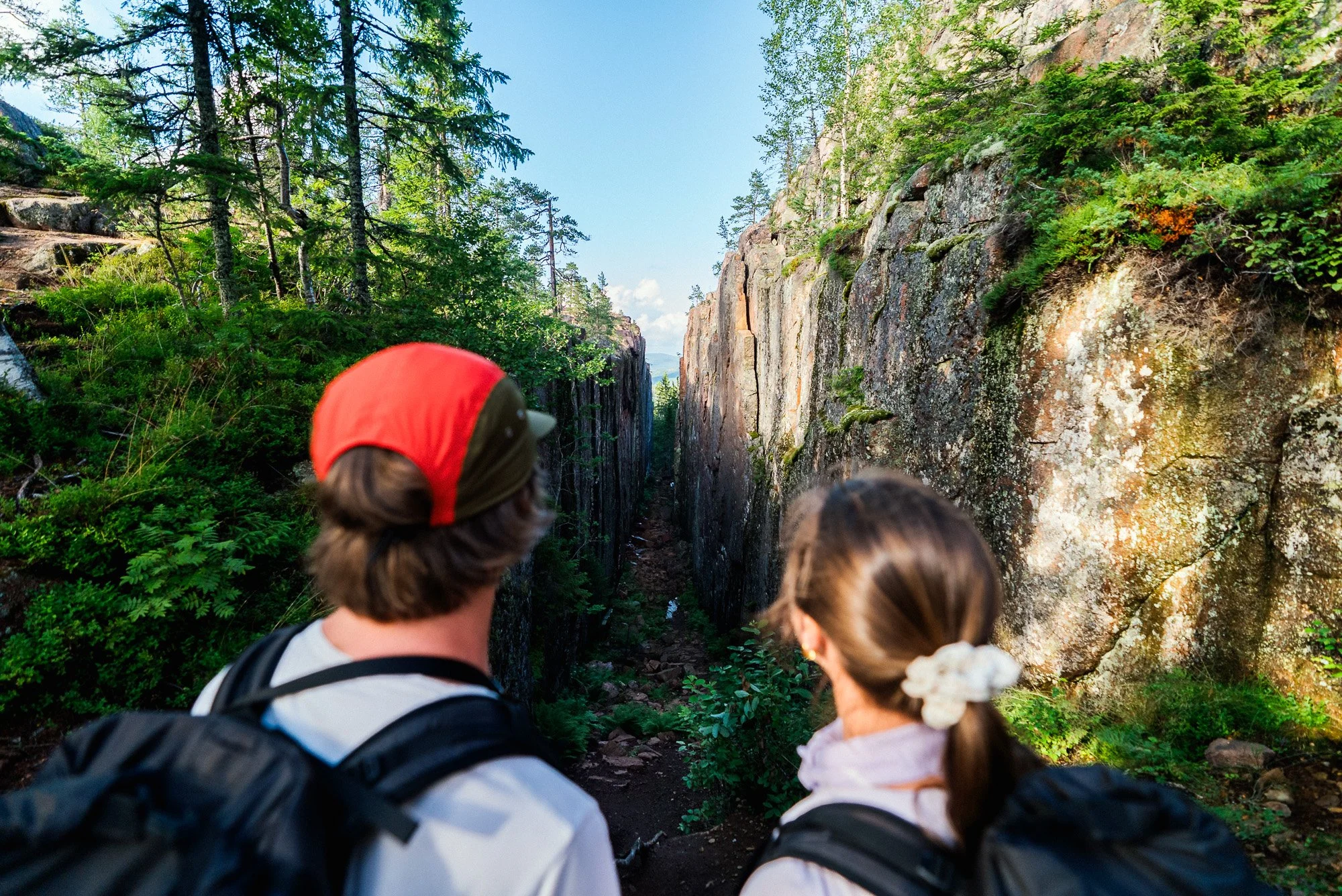 hoga-kusten-skuleskogen-canyon-rock-crevice-hiking-adventure-©Filved Agency Sami Laitinen.jpg