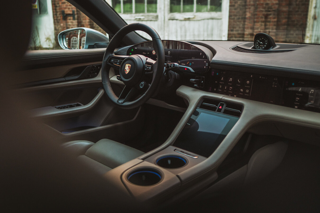Porsche_Taycan_4S_Sports_Car_Electric Car_Interior_Helsinki_Finland_Dolomite Silver_Sami Laitinen_4.jpg