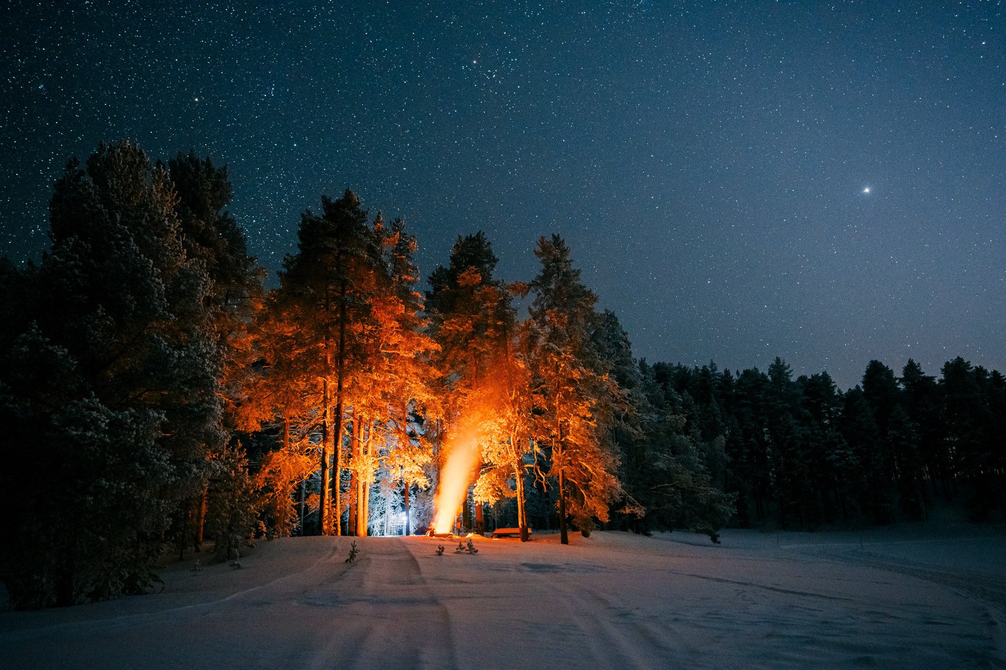 Kirkas pakkasyö ja upea tähtitaivas Kuhmossa_Arctic Lakeland Kainuu©Sami Laitinen.jpg