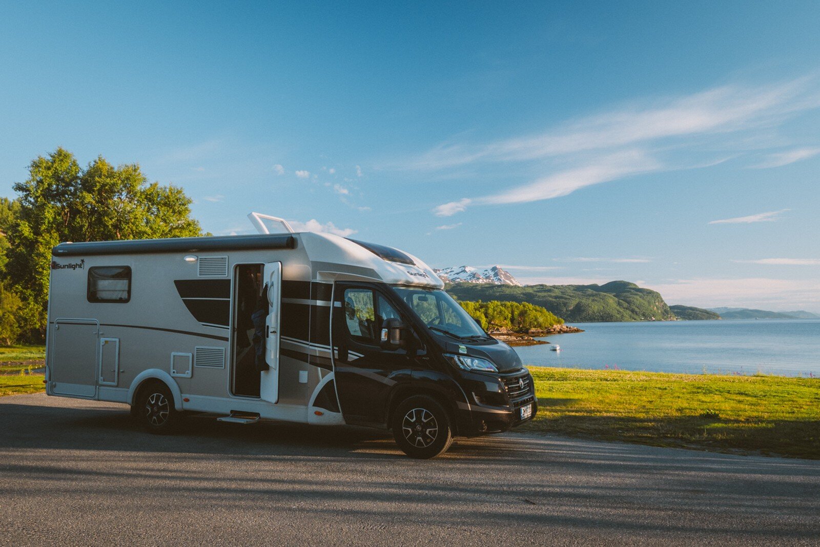 Best Caravan_Camper van_Tour de van_Sunlight_Norway_Senja_Lofoten_Nordics_Arctic circle_Van life_outdoors_Sami Laitinen12.jpg