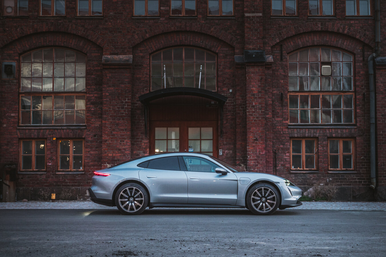 Porsche_Taycan_4S_Sports_Electric Car_Car_Helsinki_Finland_Dolomite Silver_Sami Laitinen_2.jpg