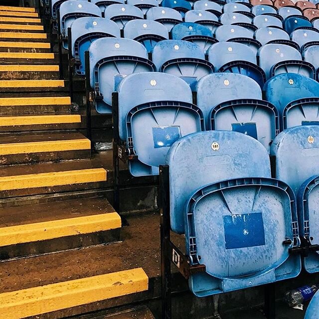 T&eacute;moins privil&eacute;gi&eacute;s d'&eacute;motion.
.
.
Clich&eacute; de @sonyakarate un compta &agrave; suivre.
.
.
.
#footballspirit
#footballstadium
#supporter
#tribune
#blue