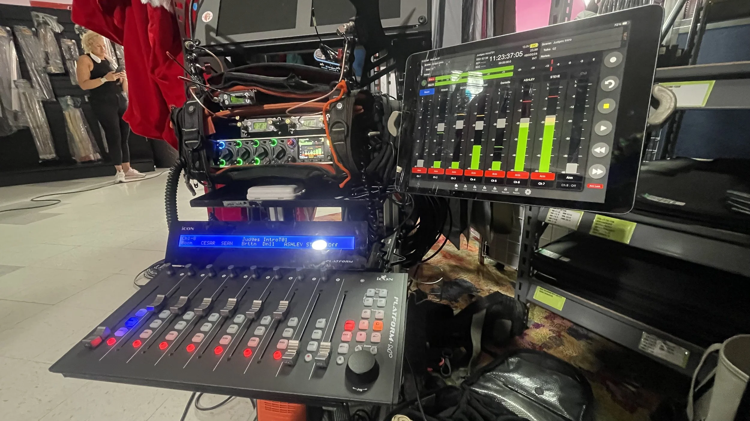 Full Sound Cart MIni with SOund devices 888, dual monitors with icon controller