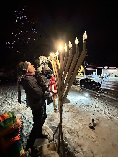 Martin chanukah 2025 night 7-1.jpeg
