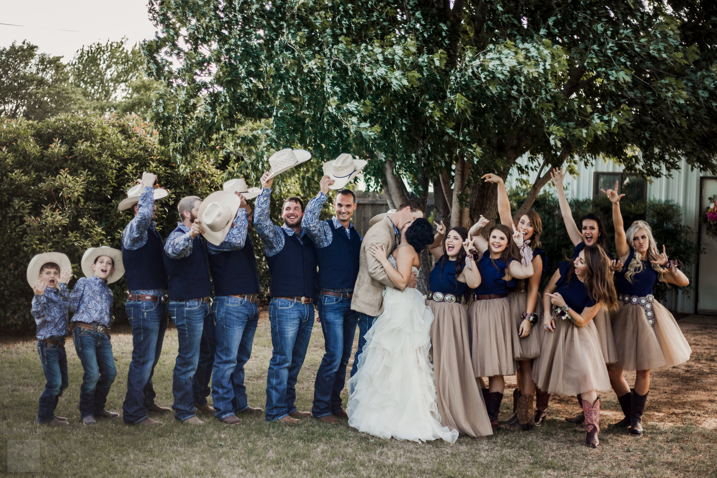 Thomas-Oklahoma-Lemeiux-Barn-Wedding-with-Family-and-Close-Friends-in-Smalltown-Oklahoma-by-Well-of-Joy-Photo-23.jpg