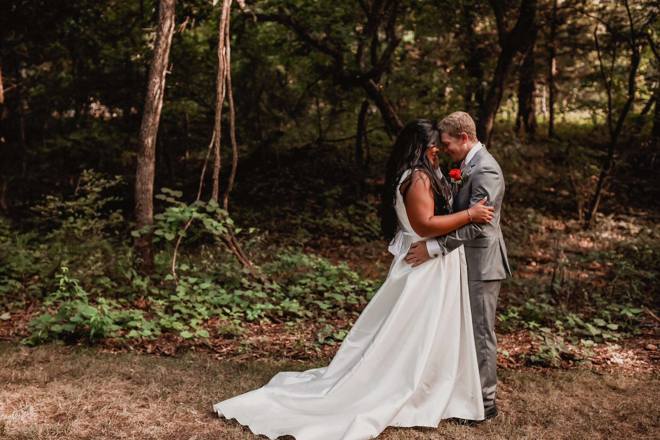 Barnett-Wedding-near-Guthrie-Oklahoma-at-Merrick-Hollow-Wedding-Venue-in-the-Summer-by-Well-of-Joy-Photo-30.jpg