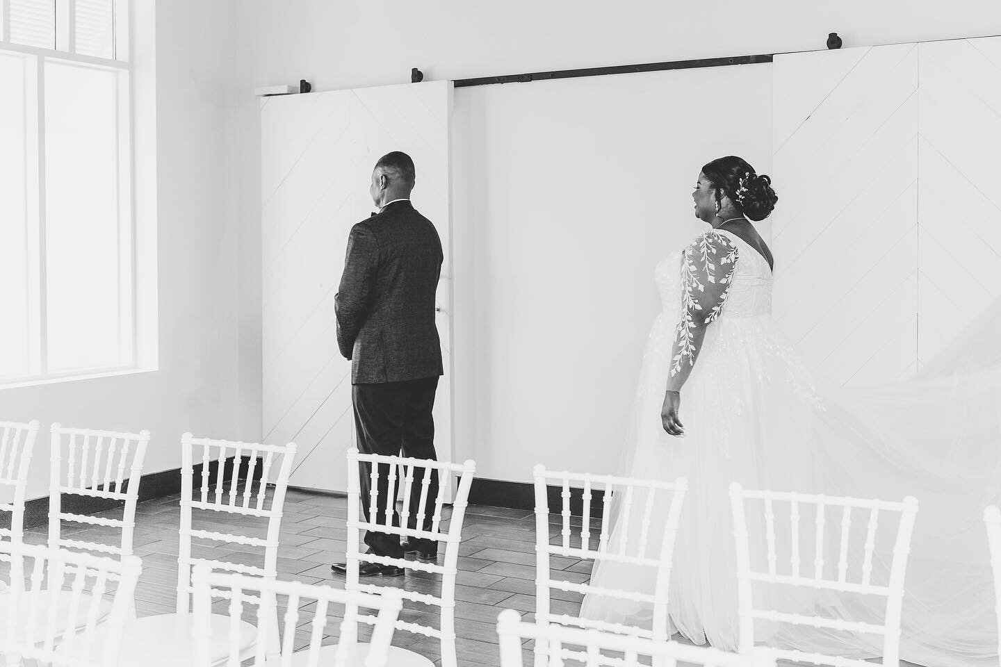 First looks with dads just hit different..

#firstlook #firstlookwithdad #raleighweddingphotographer #caryweddingphotographer #carywedding #ncwedding #kioncreativemedia