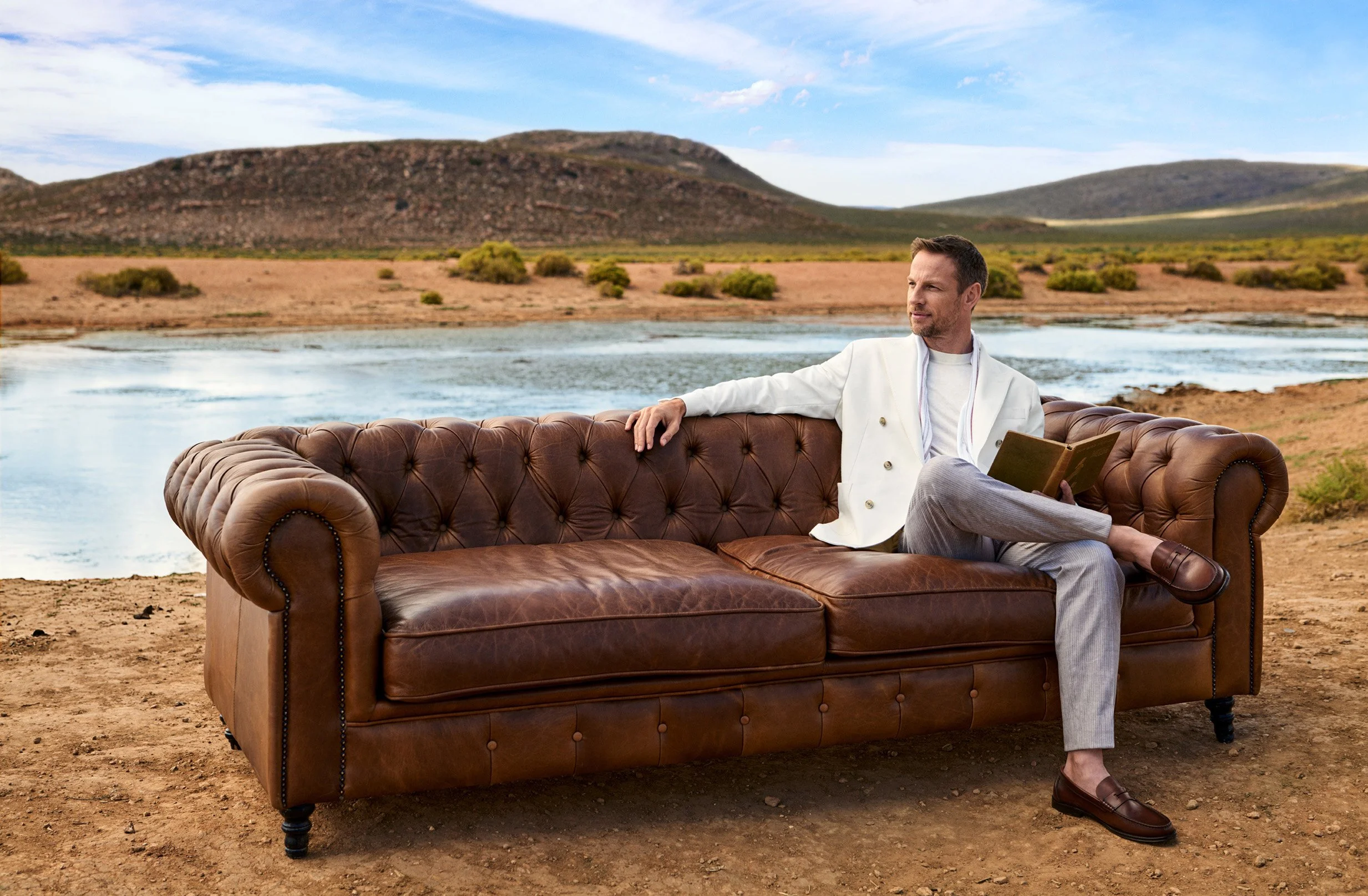 HACKETT_SS23_BC_TWIST_9_COUCH_083_FINAL_sRGB_72DPI.jpg