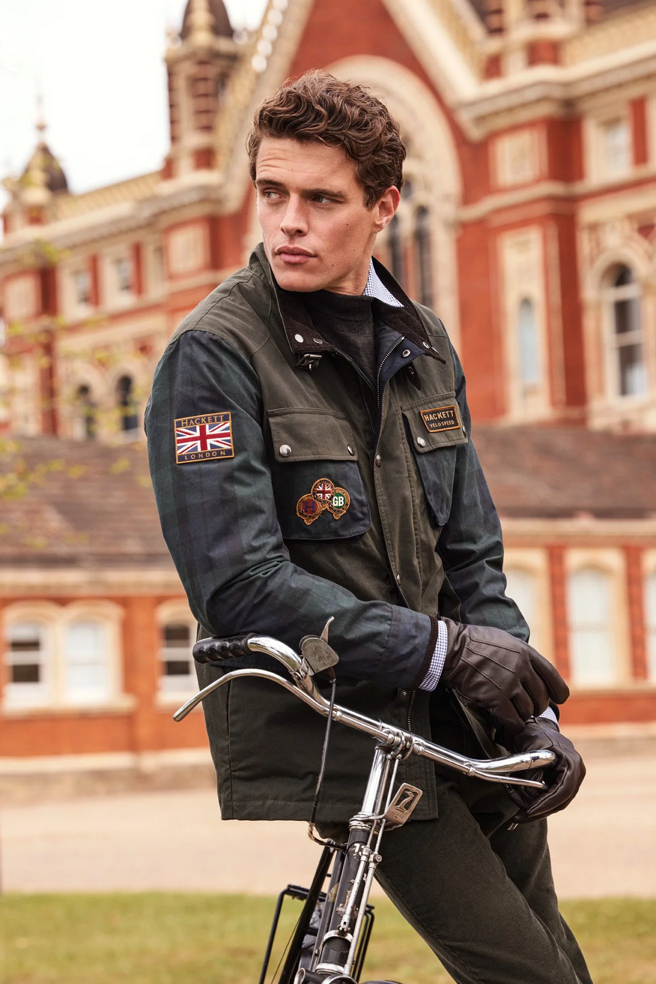 HACKETT_AW25_HERITAGE_SHOT_ 3_060f1_72DPI.jpg