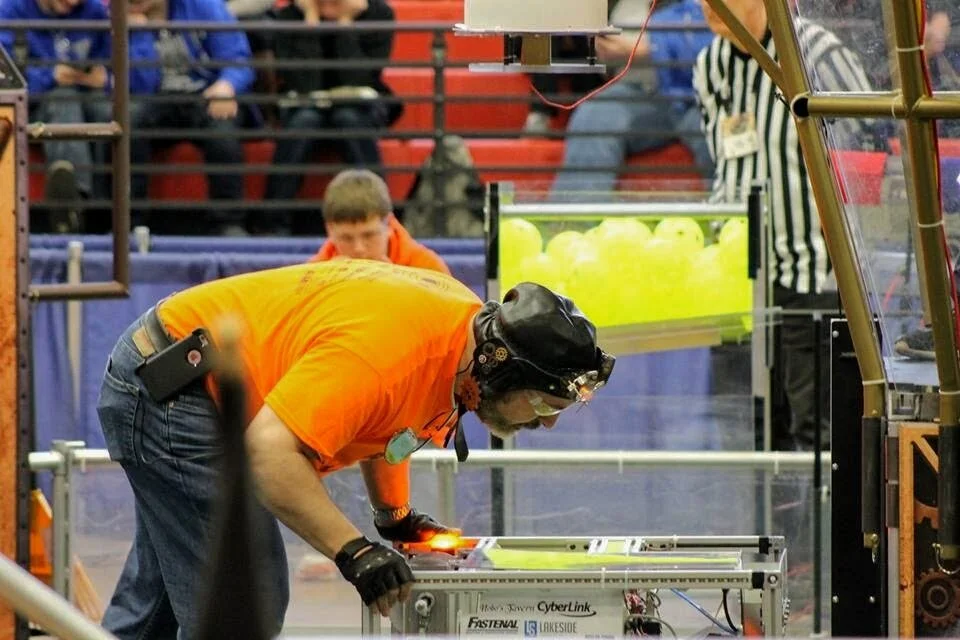Mike 2 aligns the robot.jpg