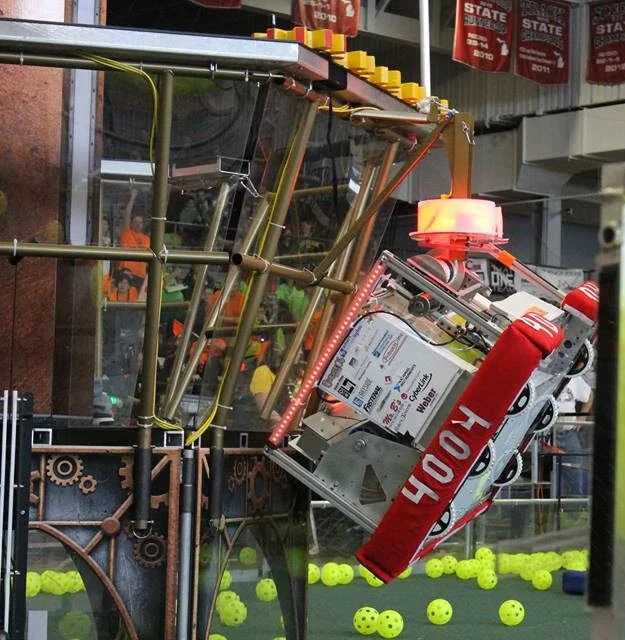 Robot hanging 3.jpg