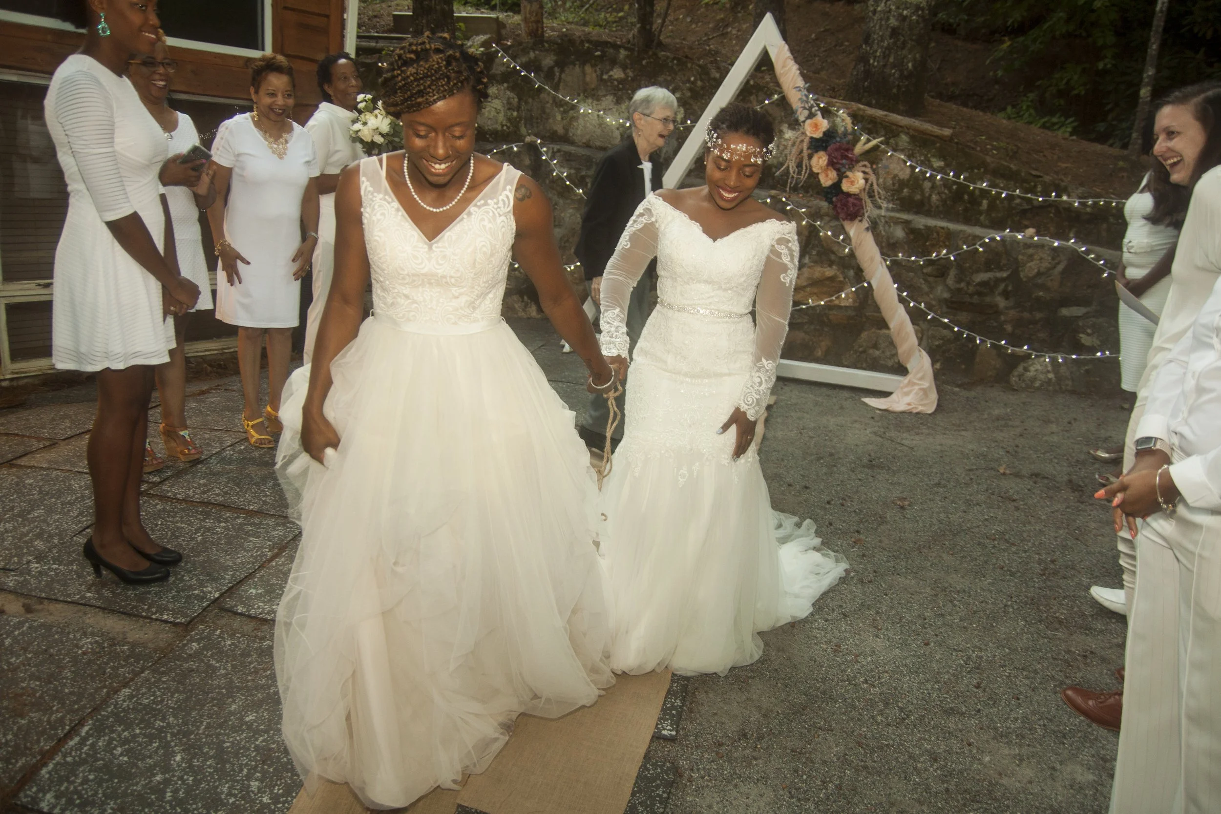 bigGAYweddin_501.jpg