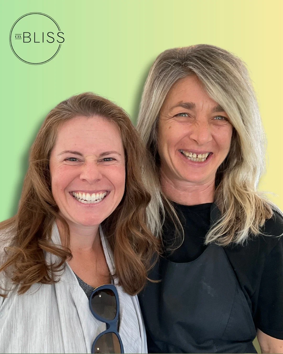 π Co Bliss is loved by word travelers!! π
Theresa came all the way from England to have her hair cut and styled by Amy π
Schedule your next haircut before you go on vacation 331-472-4747
 #napervillehairstylist #napervilleillinois #CompanyBliss