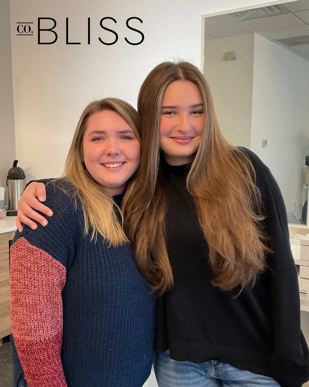 Another world traveller 🌎

We had a visitor from Australia just for Melanie! She got hilites and a haircut to hold her over until her next visit. Swipe to see the before

Schedule your next appointment with Melanie by calling us at 331-372-4747 or b