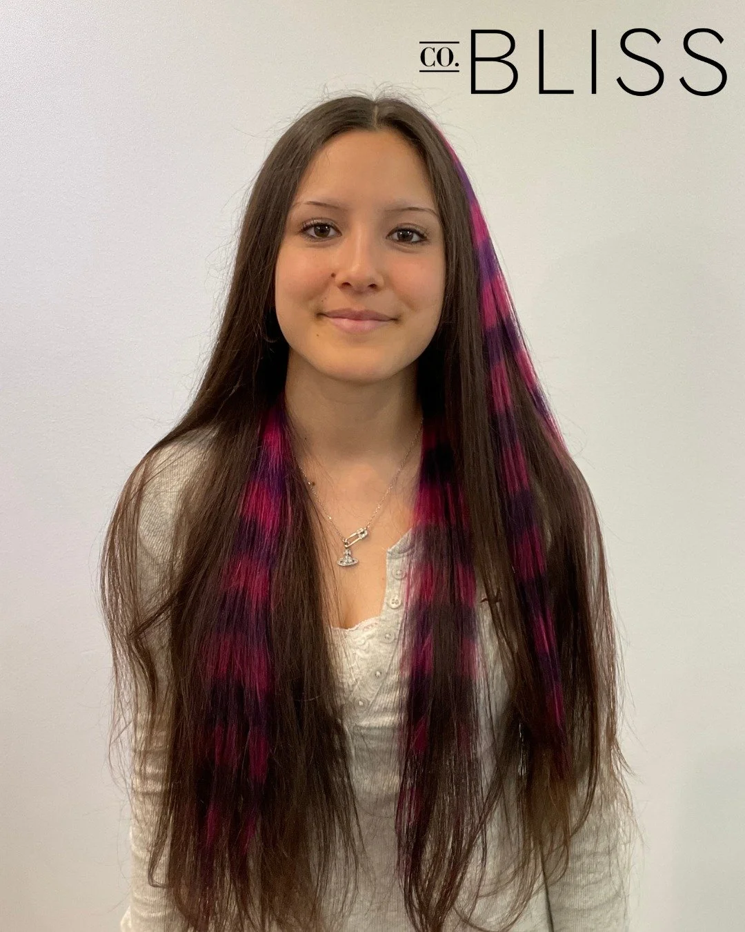 🦝 More raccoon tails for your feed 🦝

Melanie loves making your dream look come true.

Call us at 331-472-4747 to schedule your new color 🎨

 #napervillehairstylist #CompanyBlissSalon #napervillehair #napervillehairsalon #napervillesalon