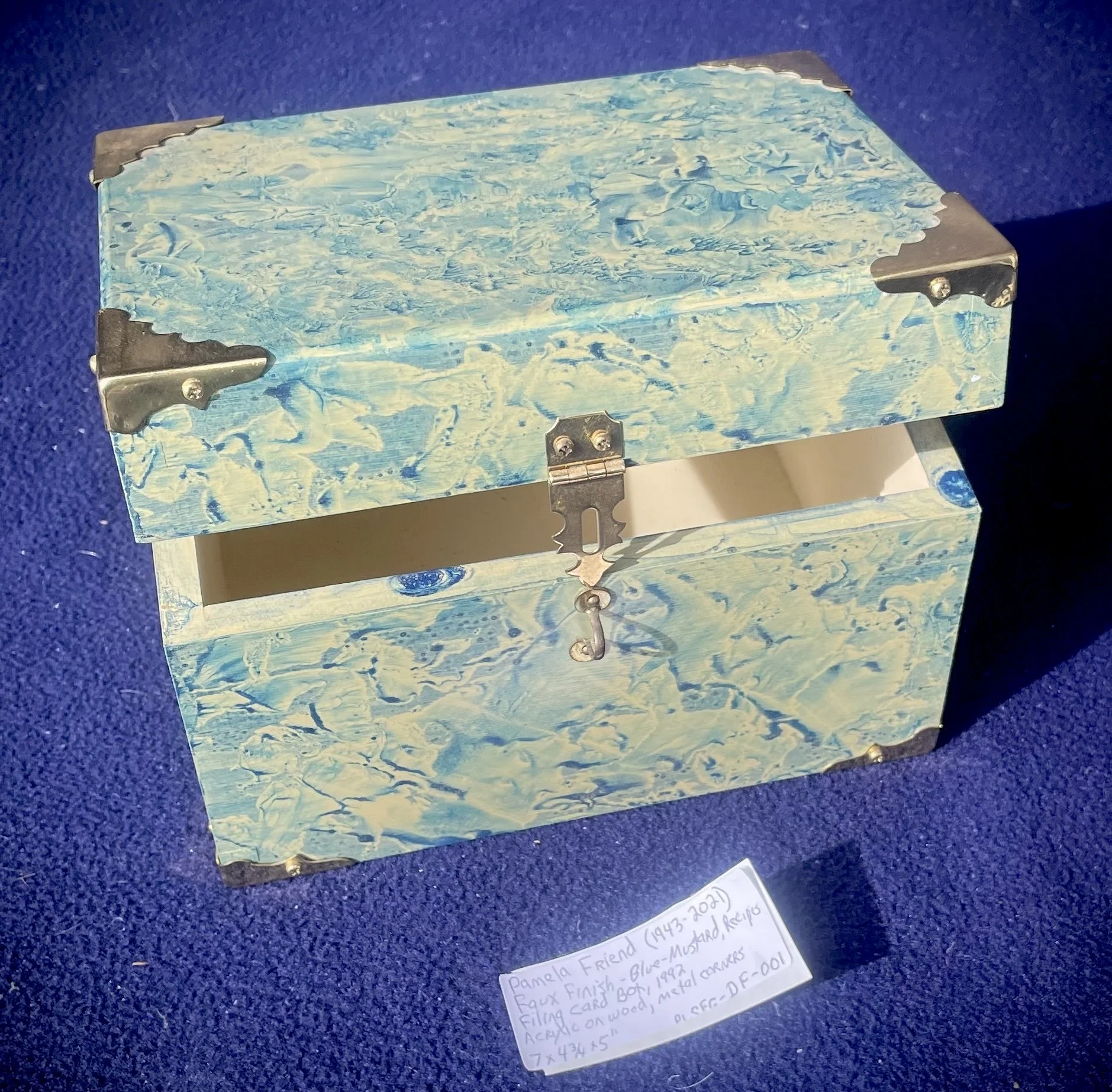DF-001 Decorative Box, 7x4.75x5