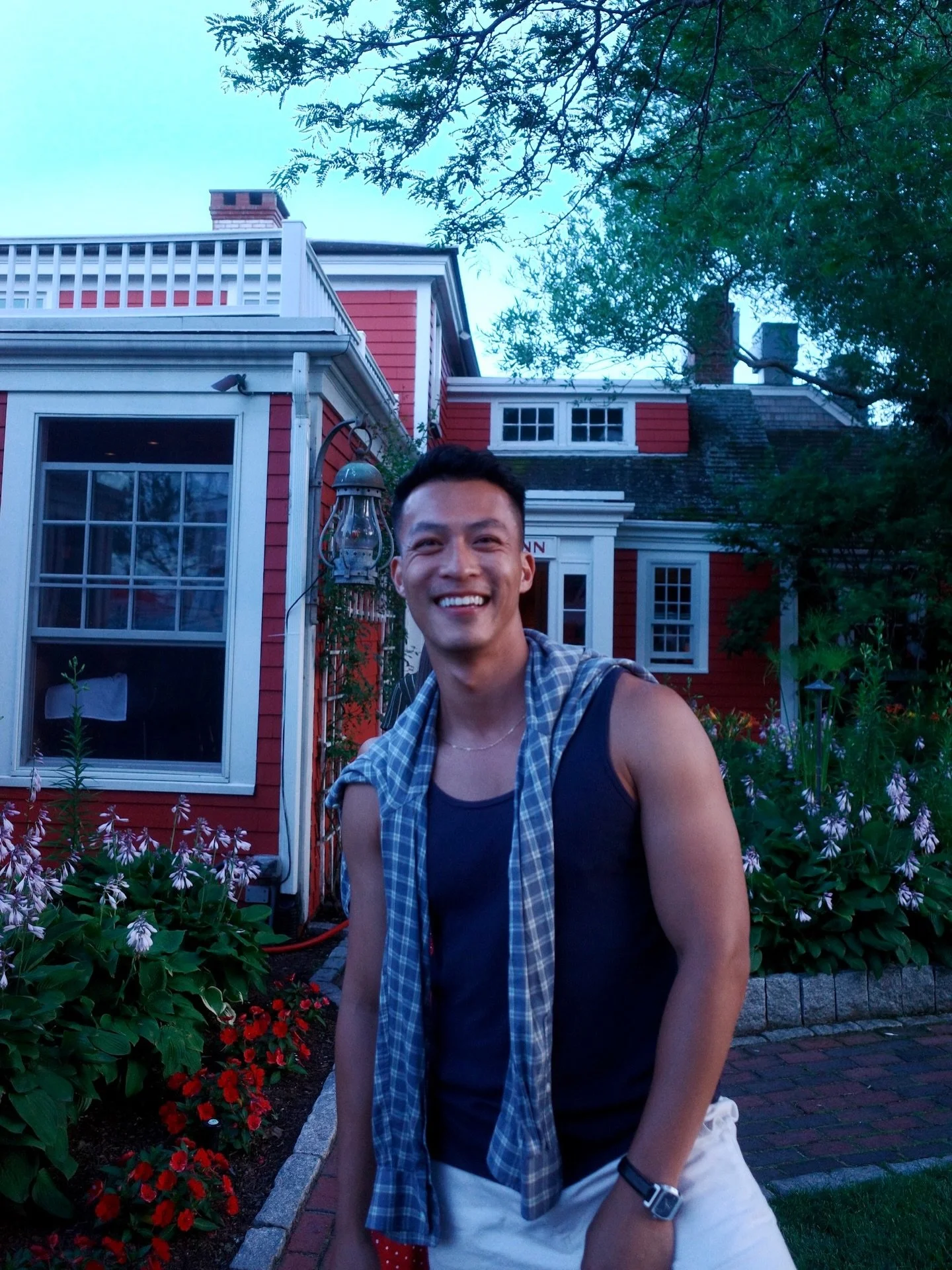 No capes! Just Cape Cod 💁🏻&zwj;♀️🥸☀️ 
-
@blackout_nyc acappella retreat in P-Town 
#ptown #ednamode #acappella #bearweek #trickytowers