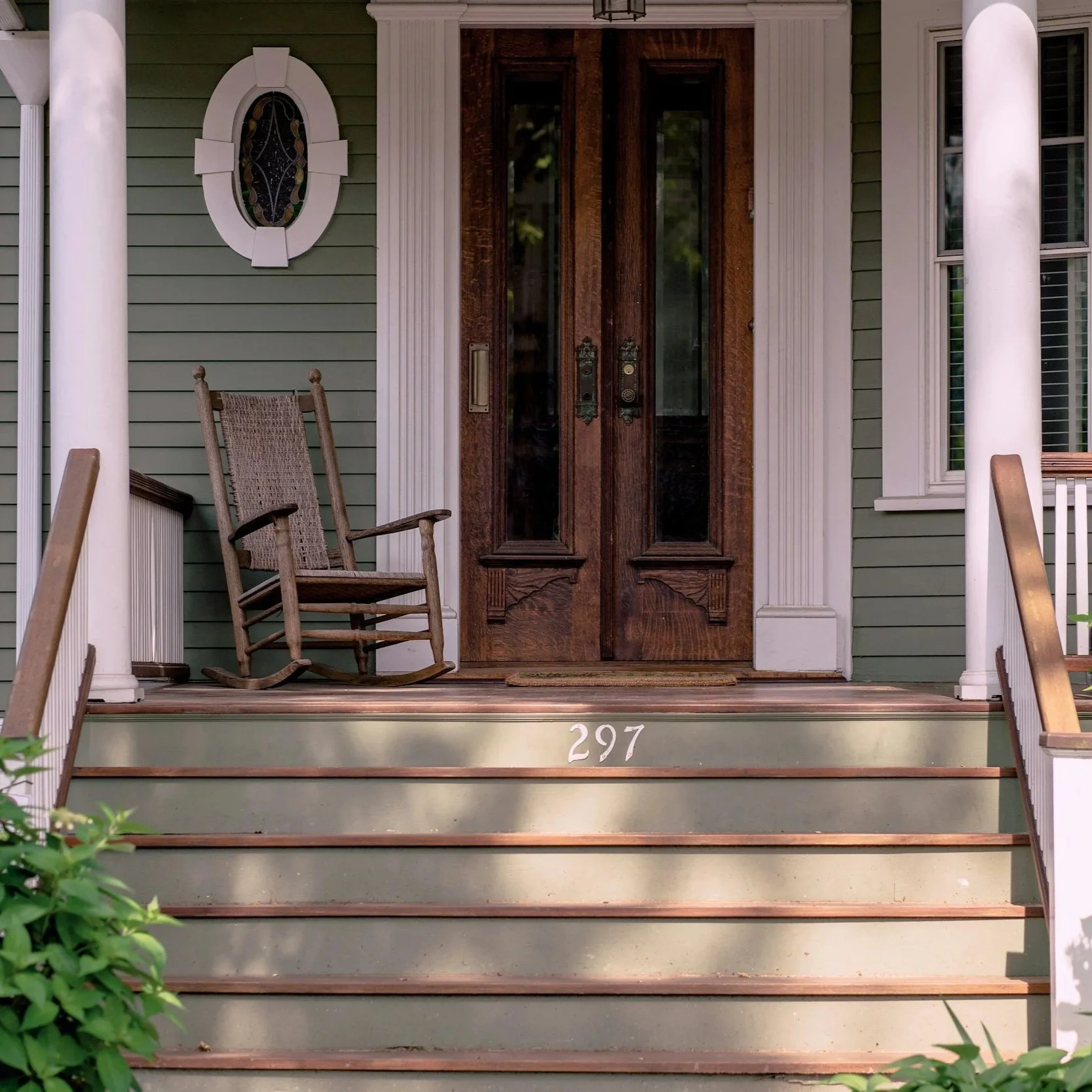 Weather-Resistant Finishes for Stunning Curb Appeal