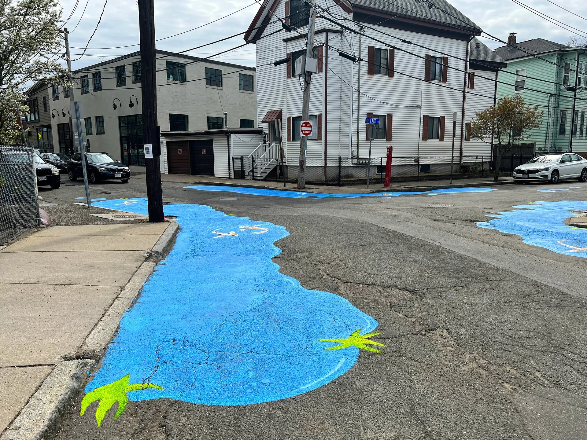 Intersection with artistic blue clear corners