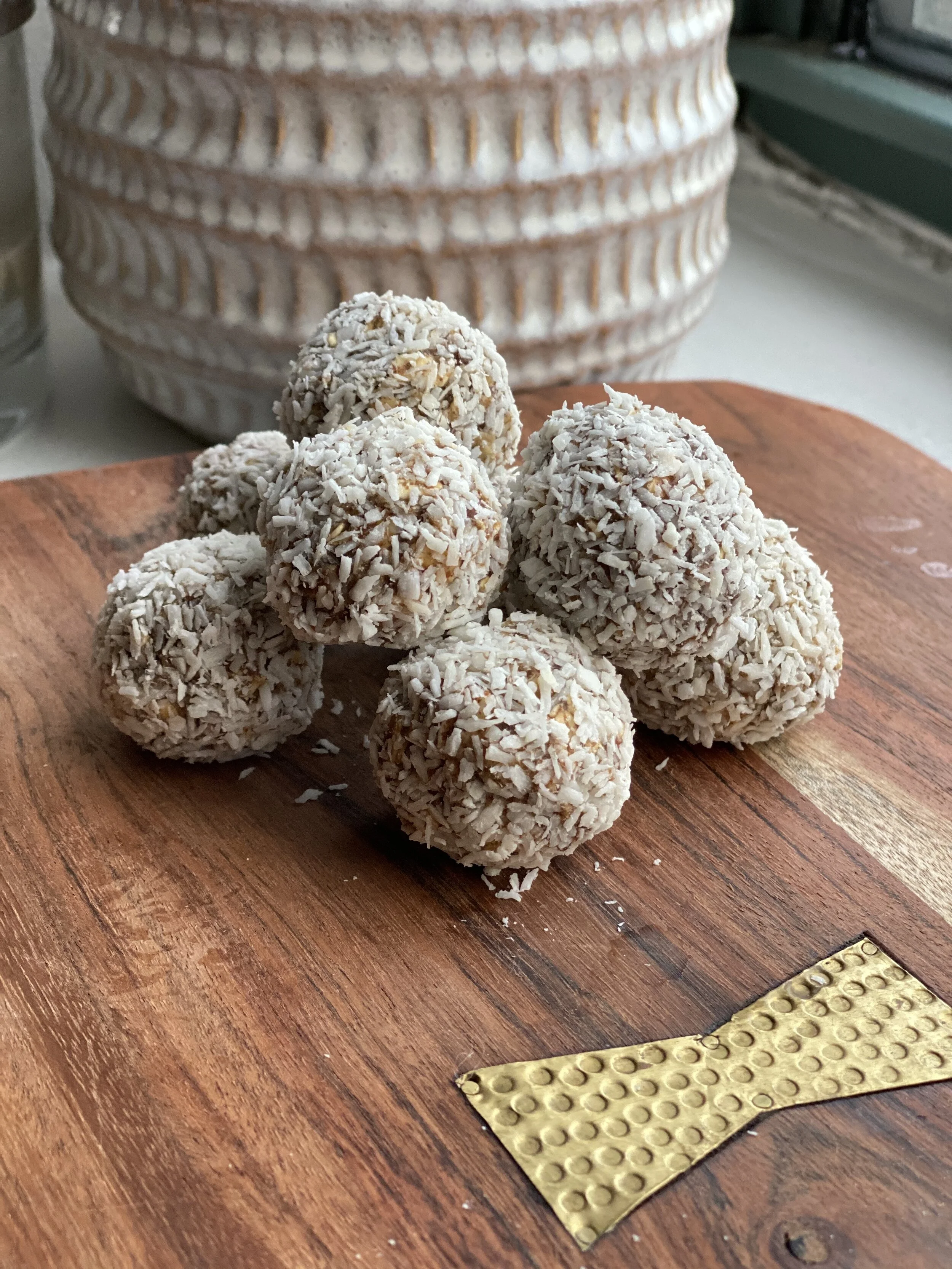 Low Sugar Almond Butter Energy Balls