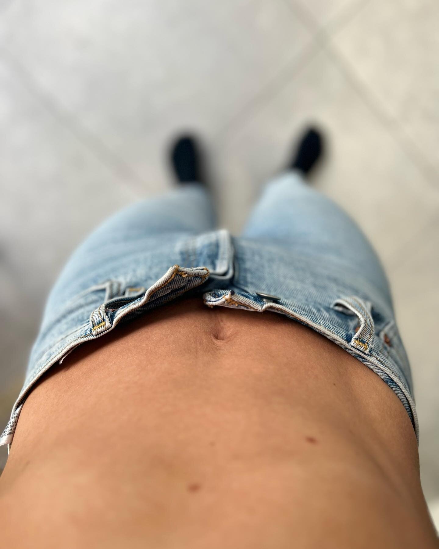 With many of us back to real life today having spent the festive season (hopefully) enjoying all the wonderful indulgences that come our way, it is pretty much inevitable that our jeans might feel a little tighter than they did before.

This can be h