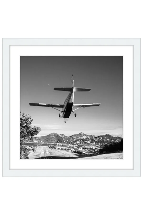 arrival_frame_white_square.jpg
