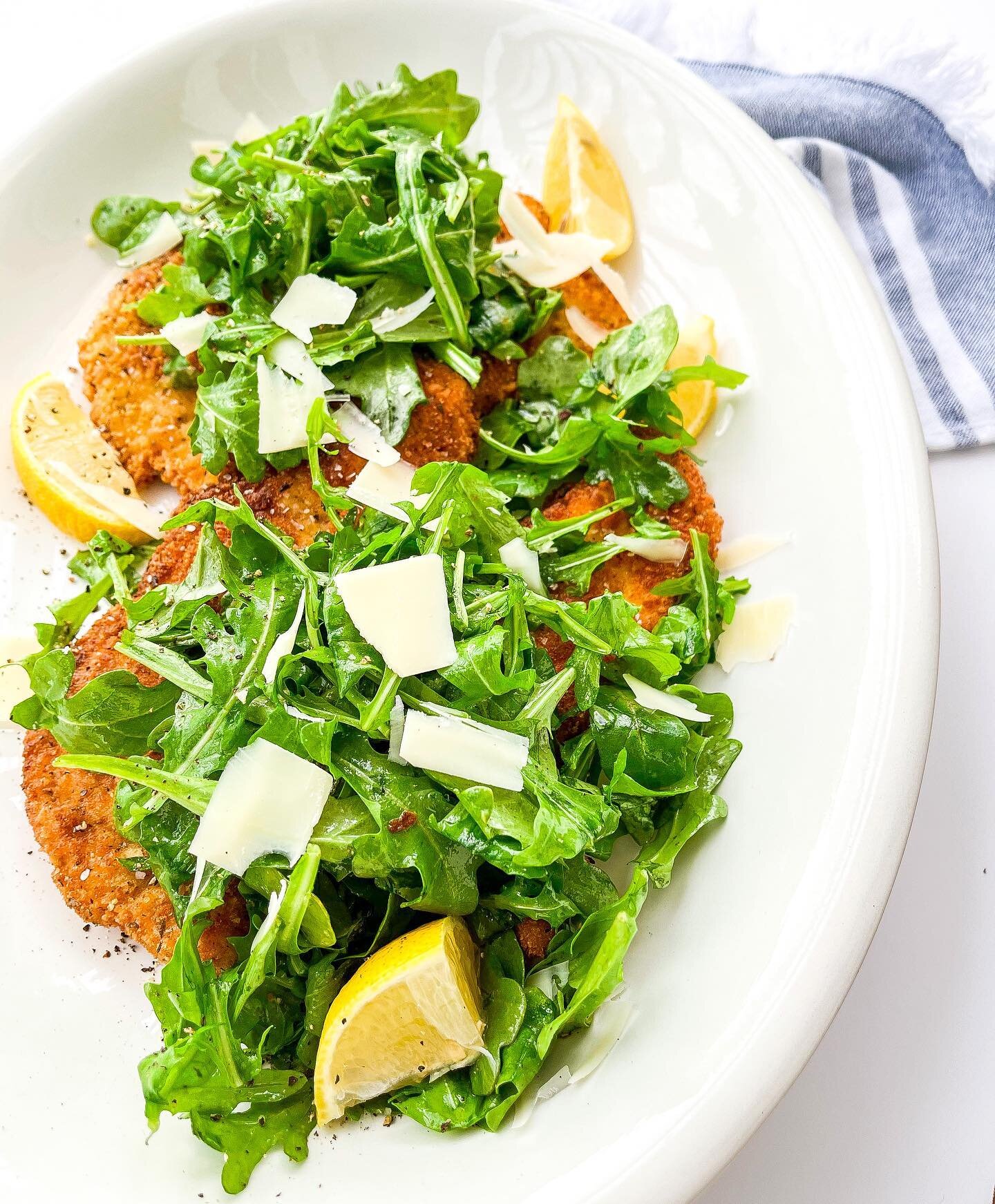 ✨Chicken Milanese✨ Save post for recipe!

My brother has officially called me twice to help him make this recipe, so I thought I would share! The crispy salty chicken cutlets topped with fresh salad greens are always a hit in our house! 🙌🏻

Chicken