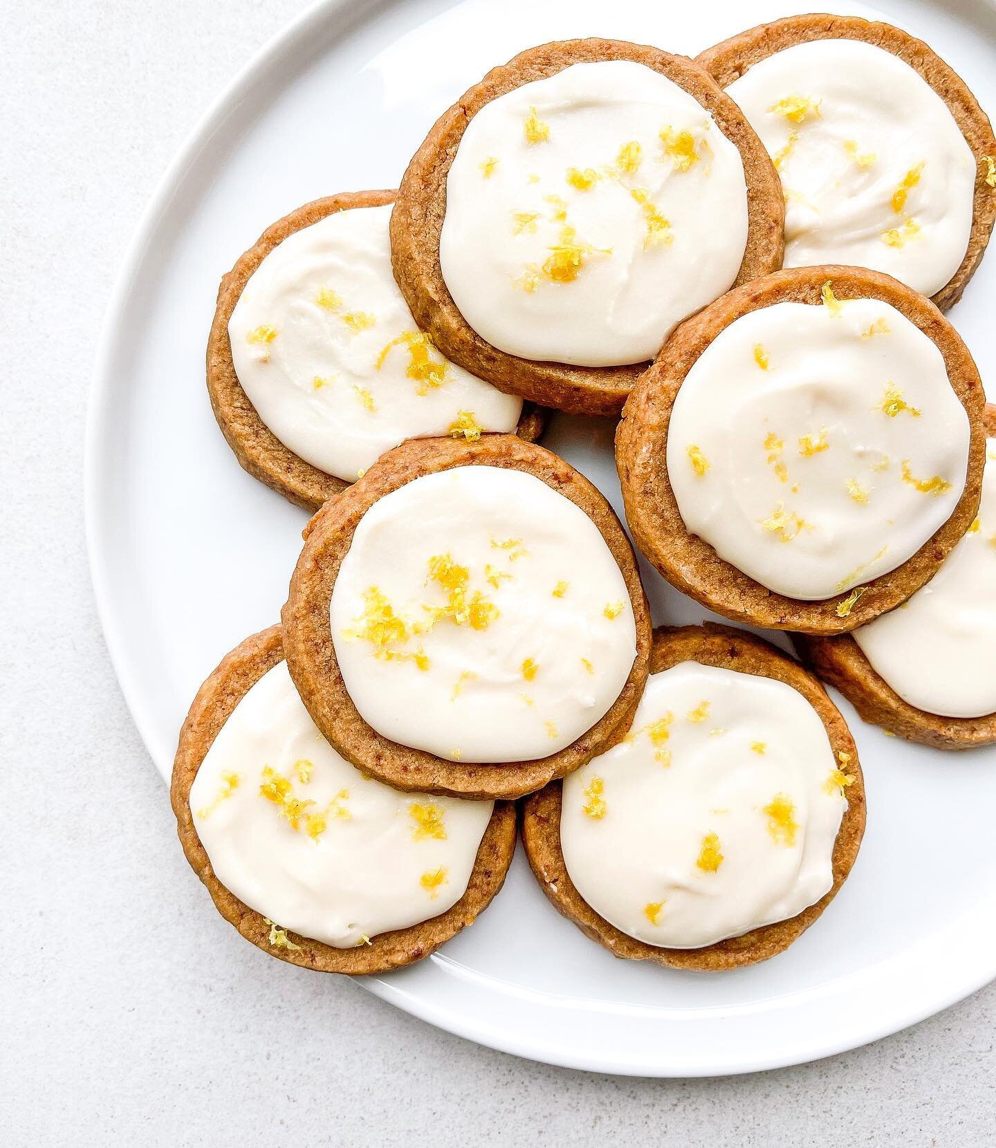 ✨Slice &amp; Bake Lemon Shortbread Cookies✨ These delicious cookies are topped with a sweet and tangy lemon frosting. They are the perfect bite to have with your morning cup of coffee, or as an after dinner treat! Grab the recipe from the link in my 