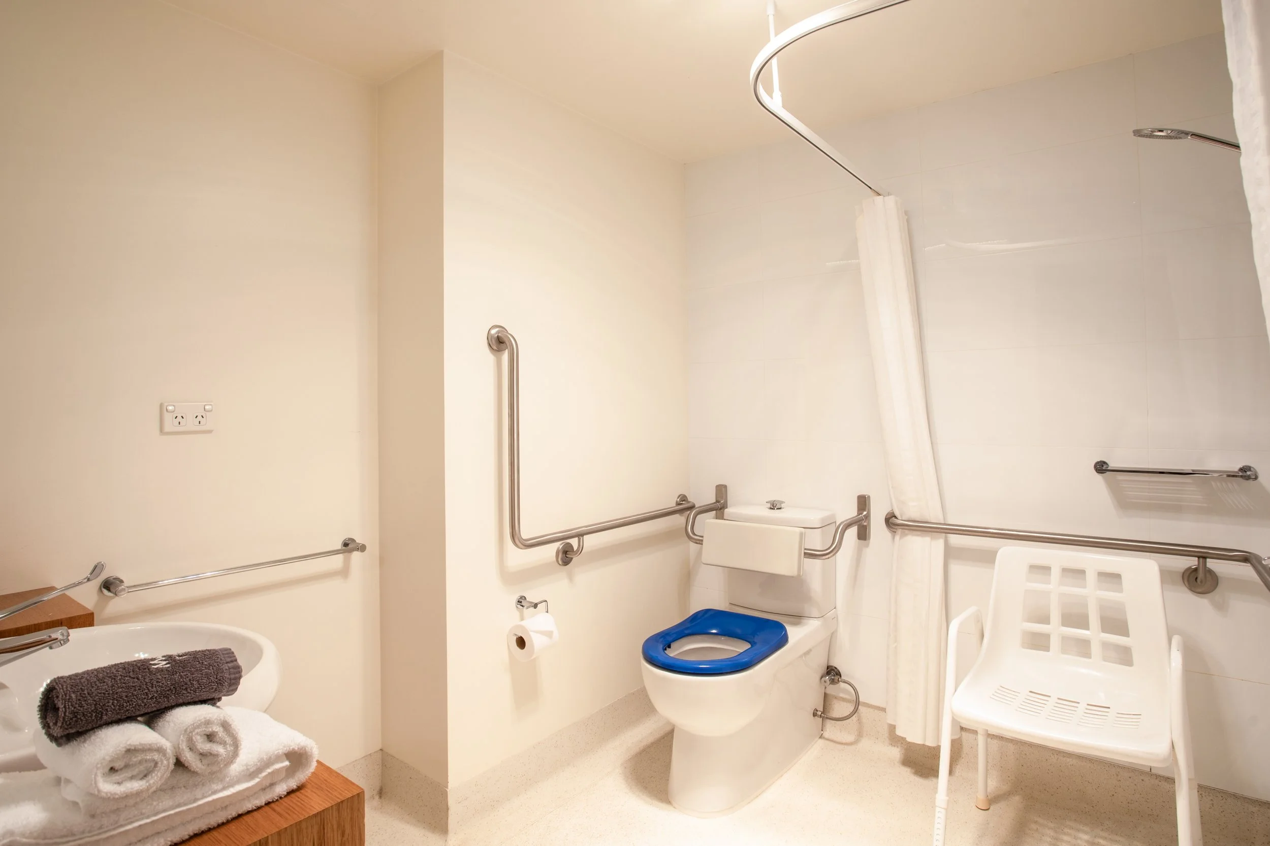 The Old Woolstore accessible apartment bathroom in Hobart