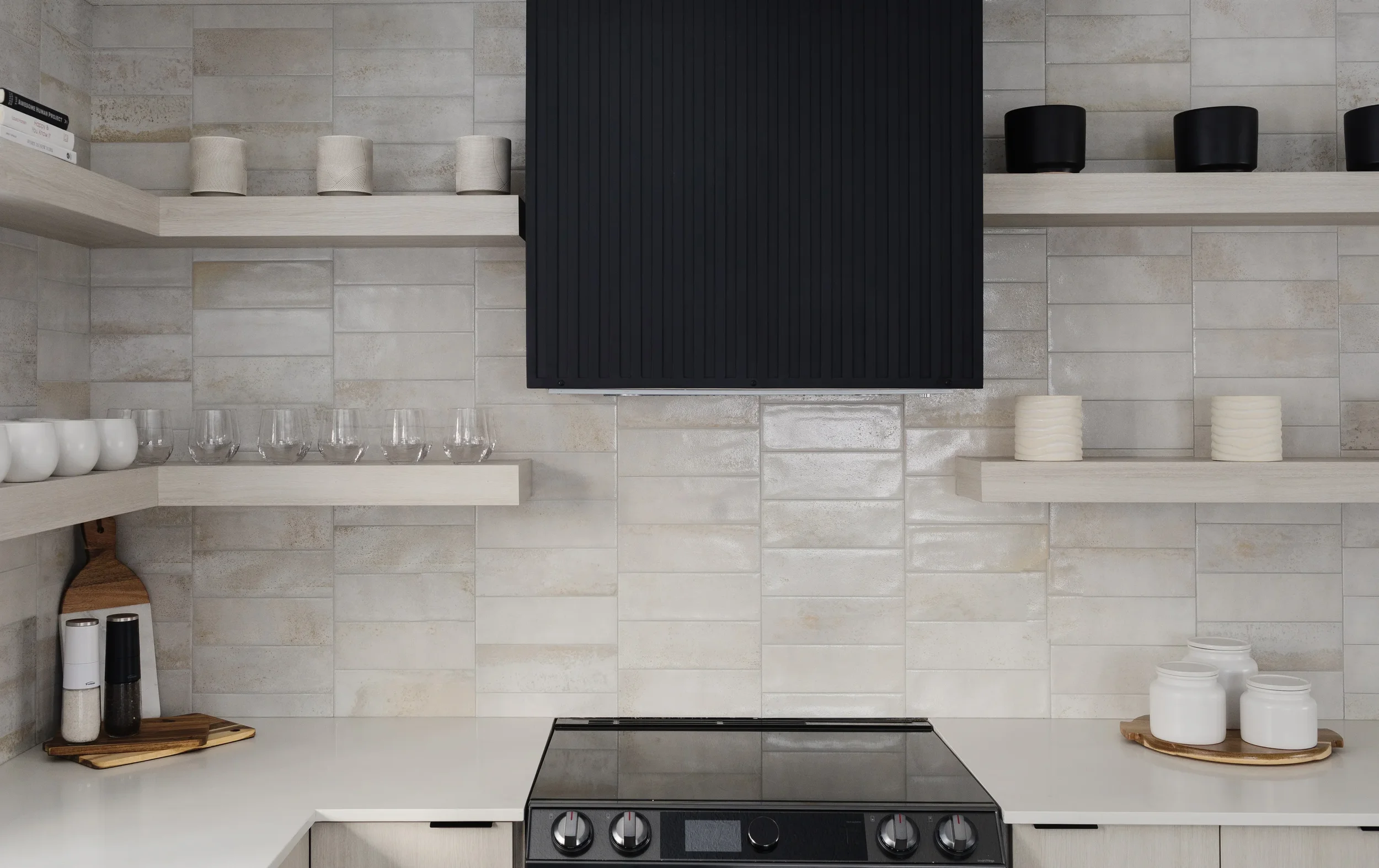 photo-of-a-contemporary-white-kitchen-backsplash-with-shelves-and-decor