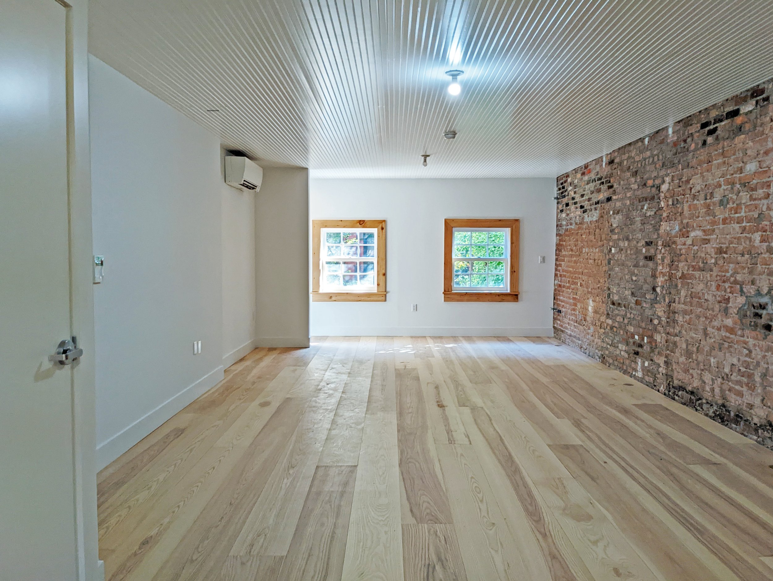 Interior.jpg