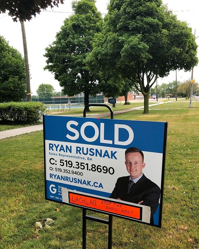 @lachsshots stop the @943cksy radio ads📻 this rancher is sold! No need to keep advertising it! Big congrats to my awesome seller clients What a pleasure selling Olympian and canadian figure skating legend @shae_lynnbourne childhood home!! 315 Mcnaug