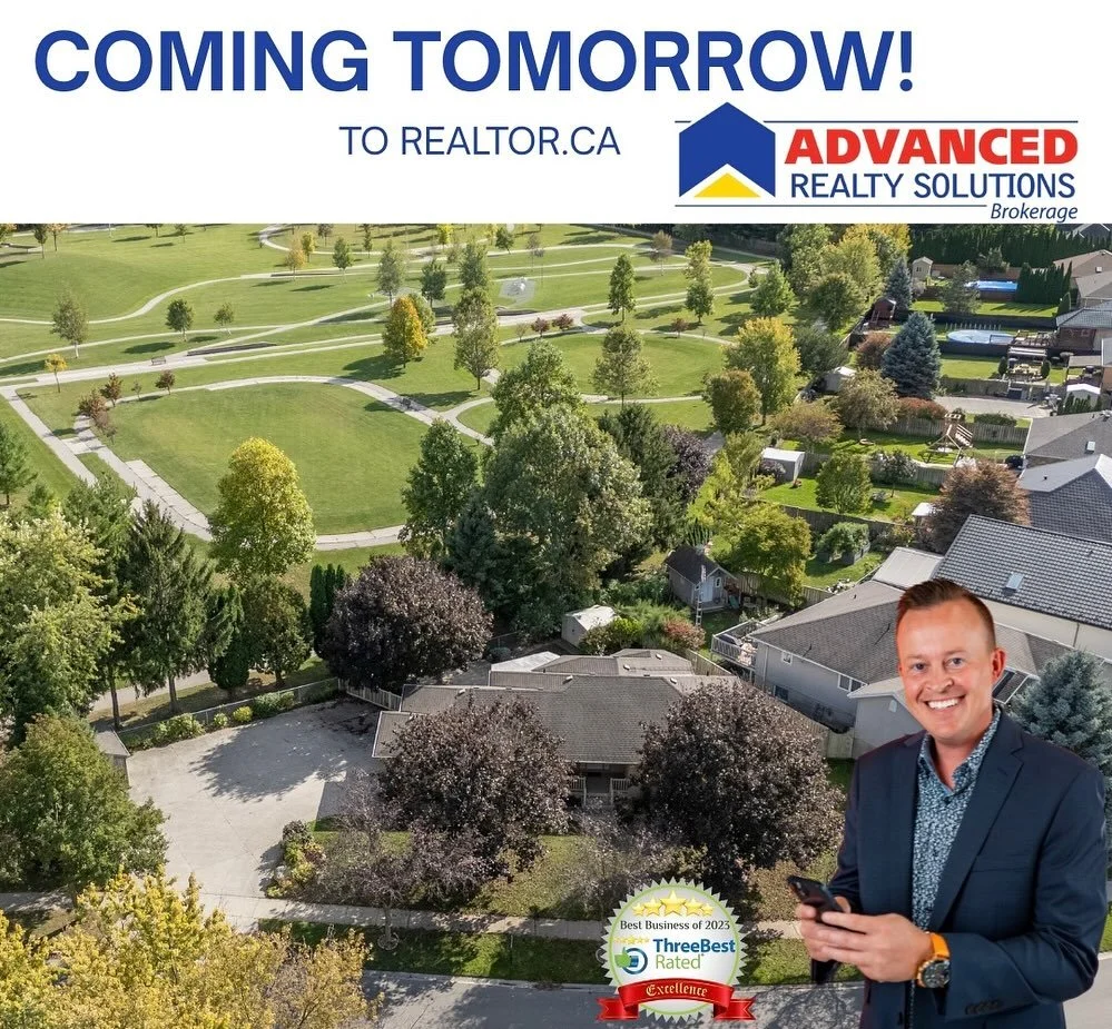 🔜🔜Coming for Sale tomorrow❗️
Incredible, one owner all brick ranch on top north Chatham street!
 🥩 Two kitchens! 

💠Ideal multi generational home!
🔱Many recent updates!
🌳 Backing into Kingston park!
3 bedroom, 3 full washrooms!
This one is spec