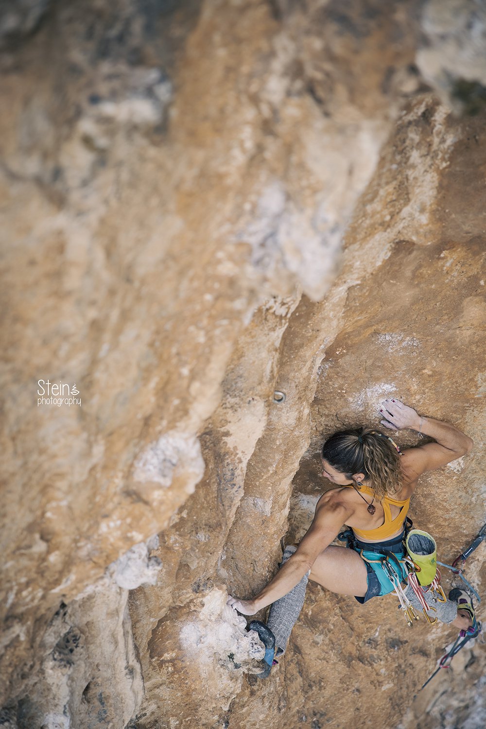 Emilie Pellerin climbing Syndicat. Grande Grotta. climbing photography captured by Klara Stein climbing photographer of Kalymnos