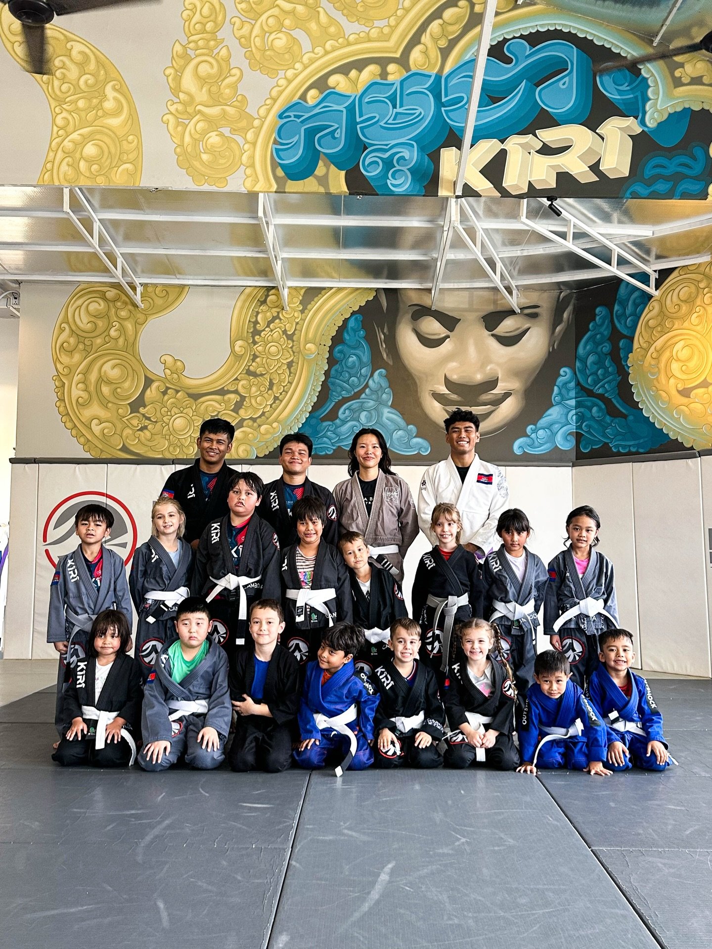 Fun small kids class this morning! 🇰🇭🥋 
.
.
✅ 𝟭 𝗱𝗮𝘆 𝗳𝗿𝗲𝗲 𝘁𝗿𝗶𝗮𝗹&mdash; no sign-up needed!

🌱 𝗬𝗼𝘂𝗻𝗴 𝗞𝗶𝗱𝘀 (𝟱&ndash;𝟴 𝘆𝗿𝘀)
&bull; Tue &amp; Thu &mdash; 4:00 PM
&bull; Sat &mdash; 10:30 AM

🌿 𝗕𝗶𝗴 𝗞𝗶𝗱𝘀 (𝟵 𝘆𝗿𝘀 +)
&