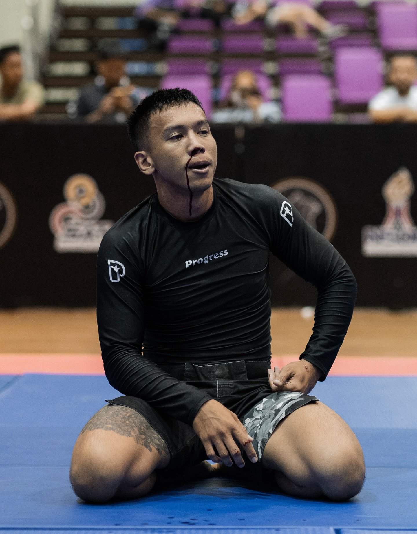 It's Friday!

Train Jiu Jitsu or rewatch Gladiator?

👨🏽&zwj;🎤: @hong_hours 
📸: @lukavanop