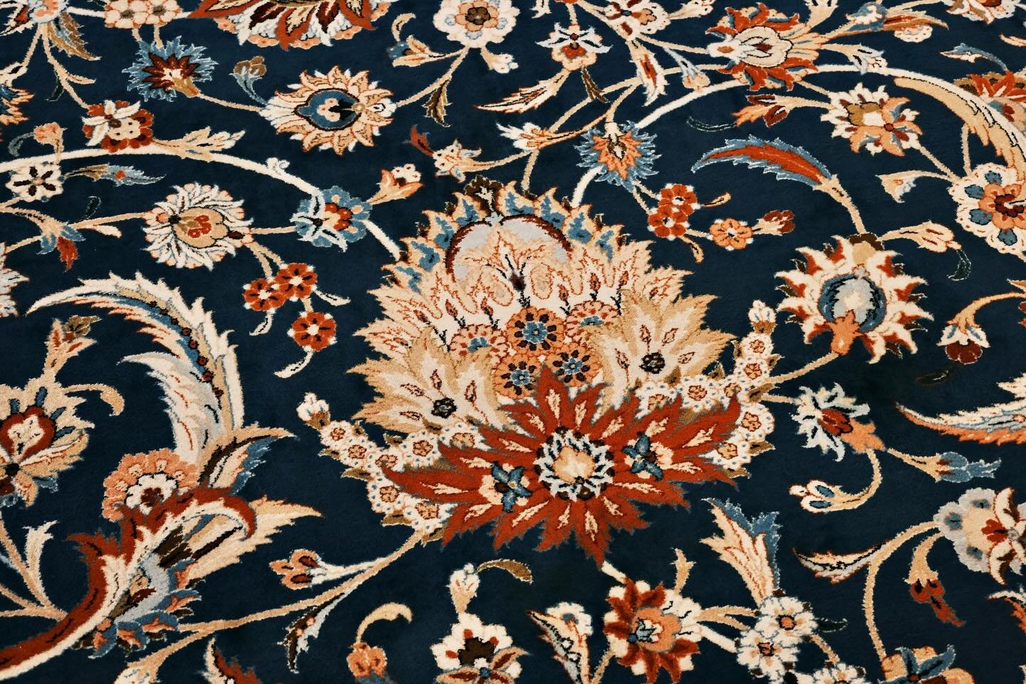 Details of craftmenship.

#oman #details #handcraft #travelphotography #thesturgheons