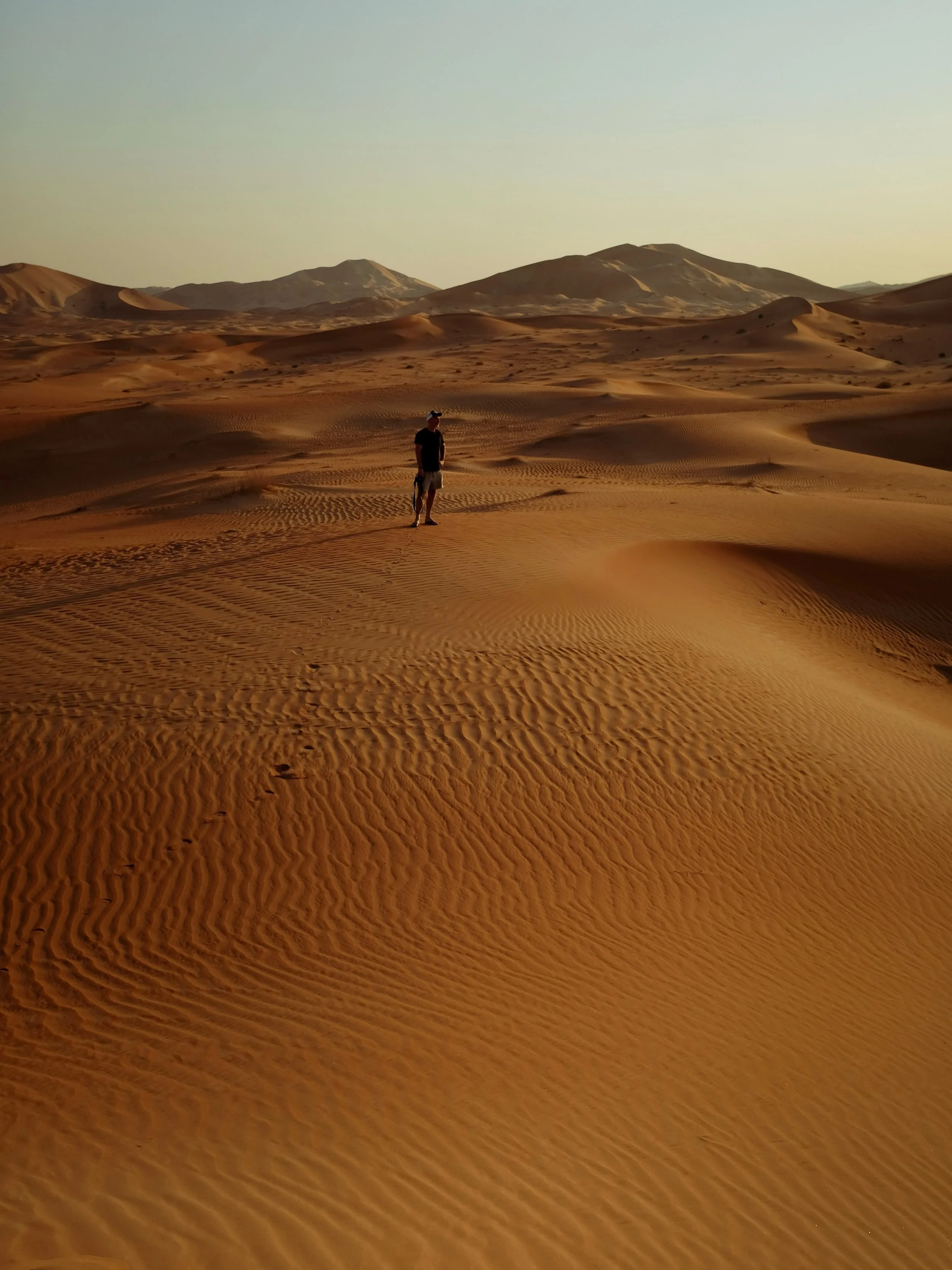 How could anyone ever want to stop looking at these stunning waves&hellip;?

#travelstories #desert #rubalkhali #exploretheworld #omantourism