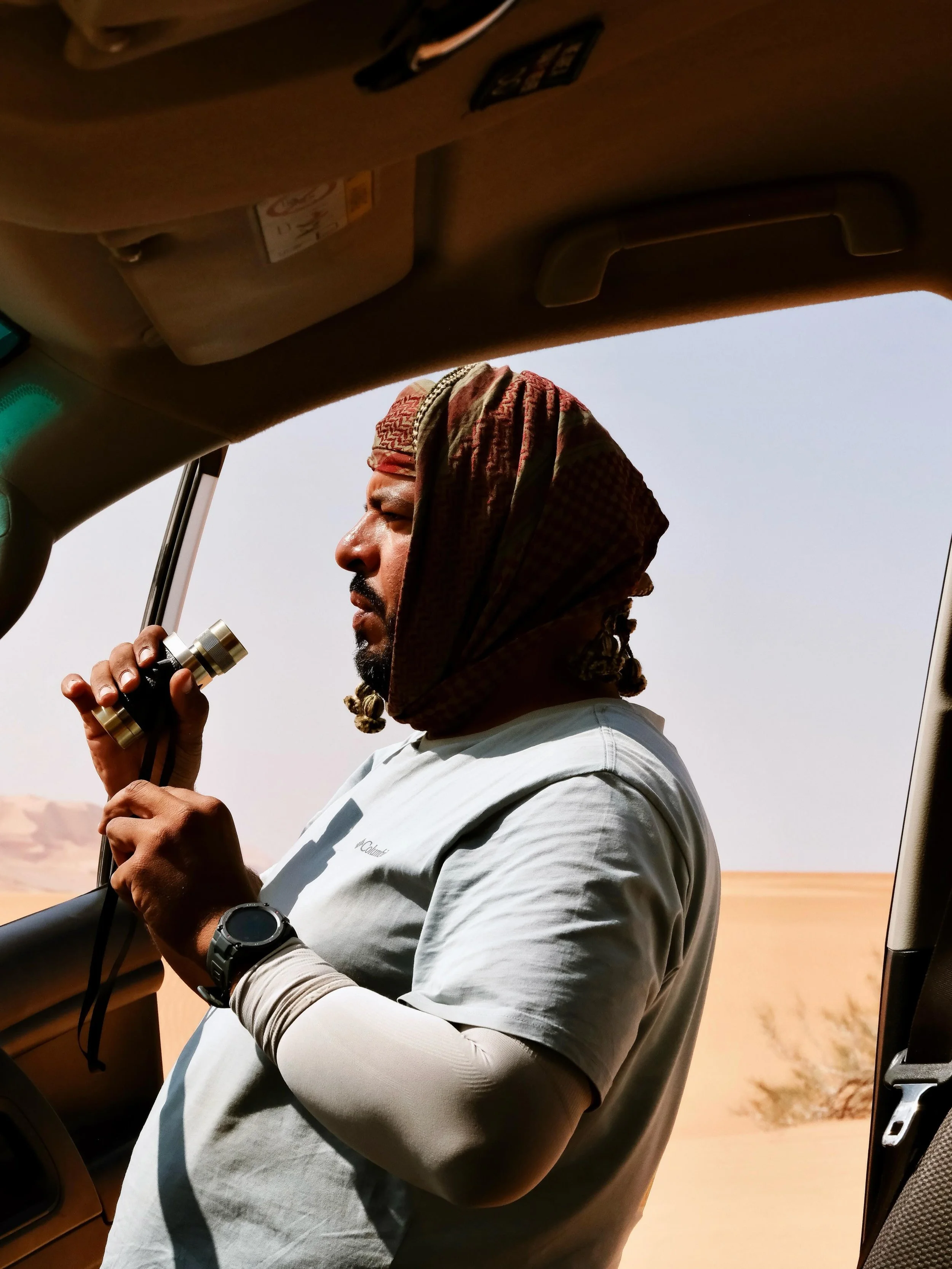 Guide. Eagle eye. Happymaker. Mr. You-Can-Trust-Me-I-Will-Show-You. 
Of course, our desert trip would&lsquo;nt have been the same without you @na_ss7000. We can&lsquo;t thank you enough for introducing us into the wonders of endless sand and stones i