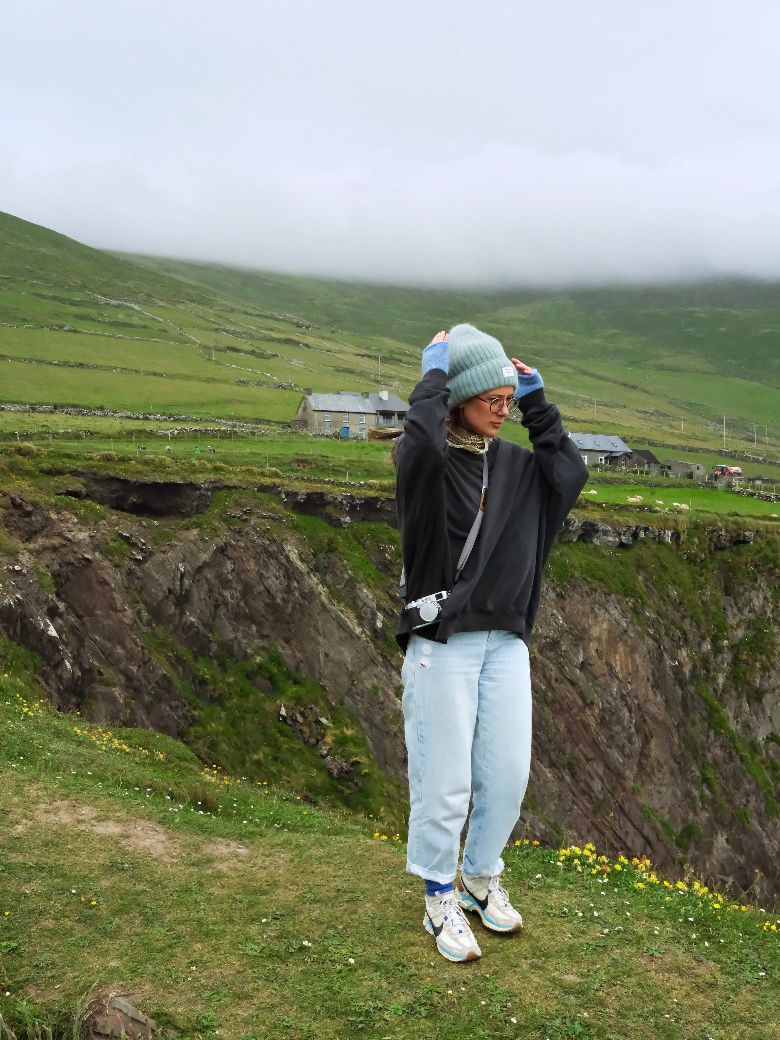 A change of weather is just 5 minutes away. 😅🇮🇪💚

#naturelovers #travel #exploretheworld #roundtrip #ireland