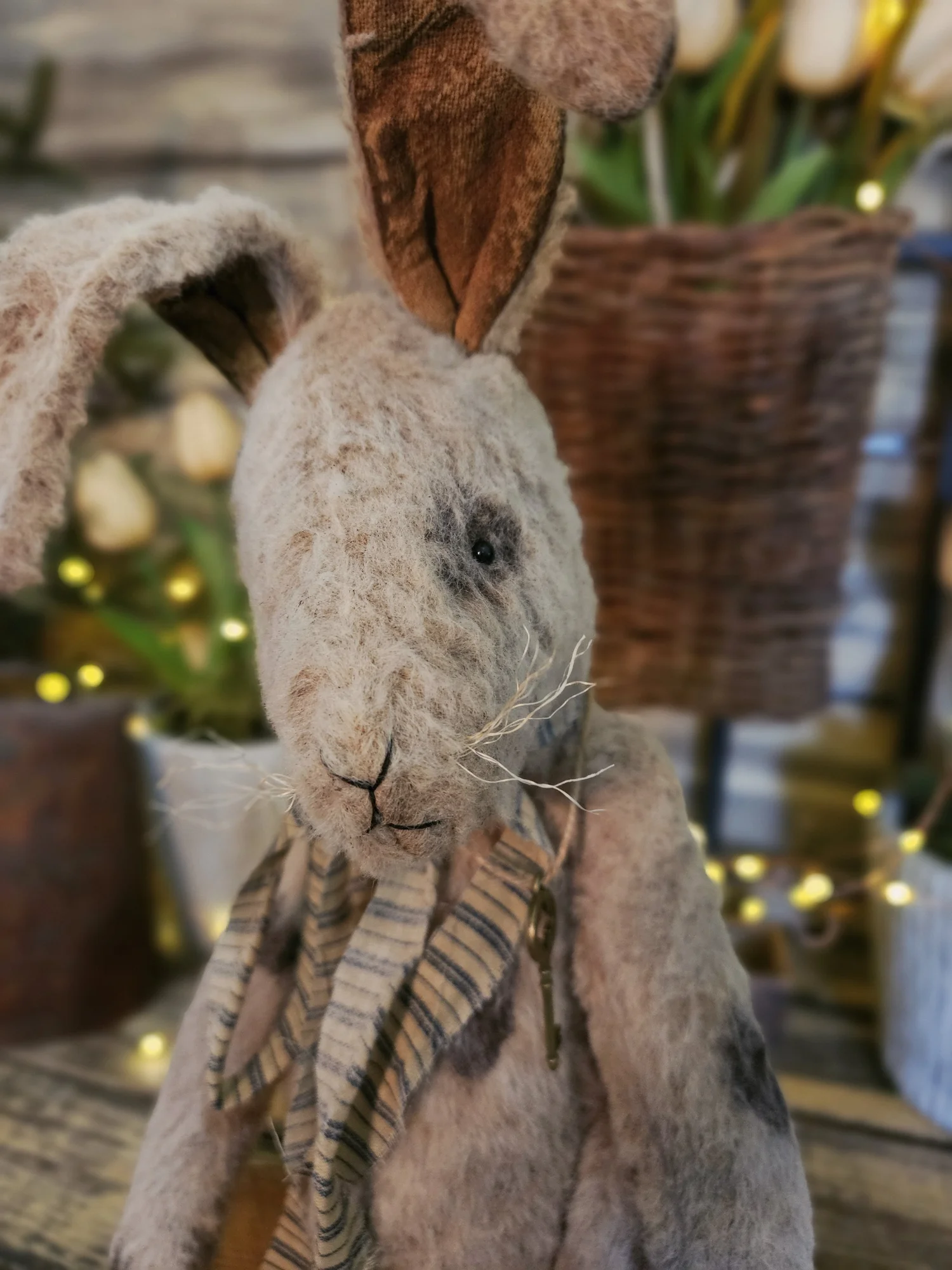 Standing Spotted Bunny #2 — Cold Creek Primitives