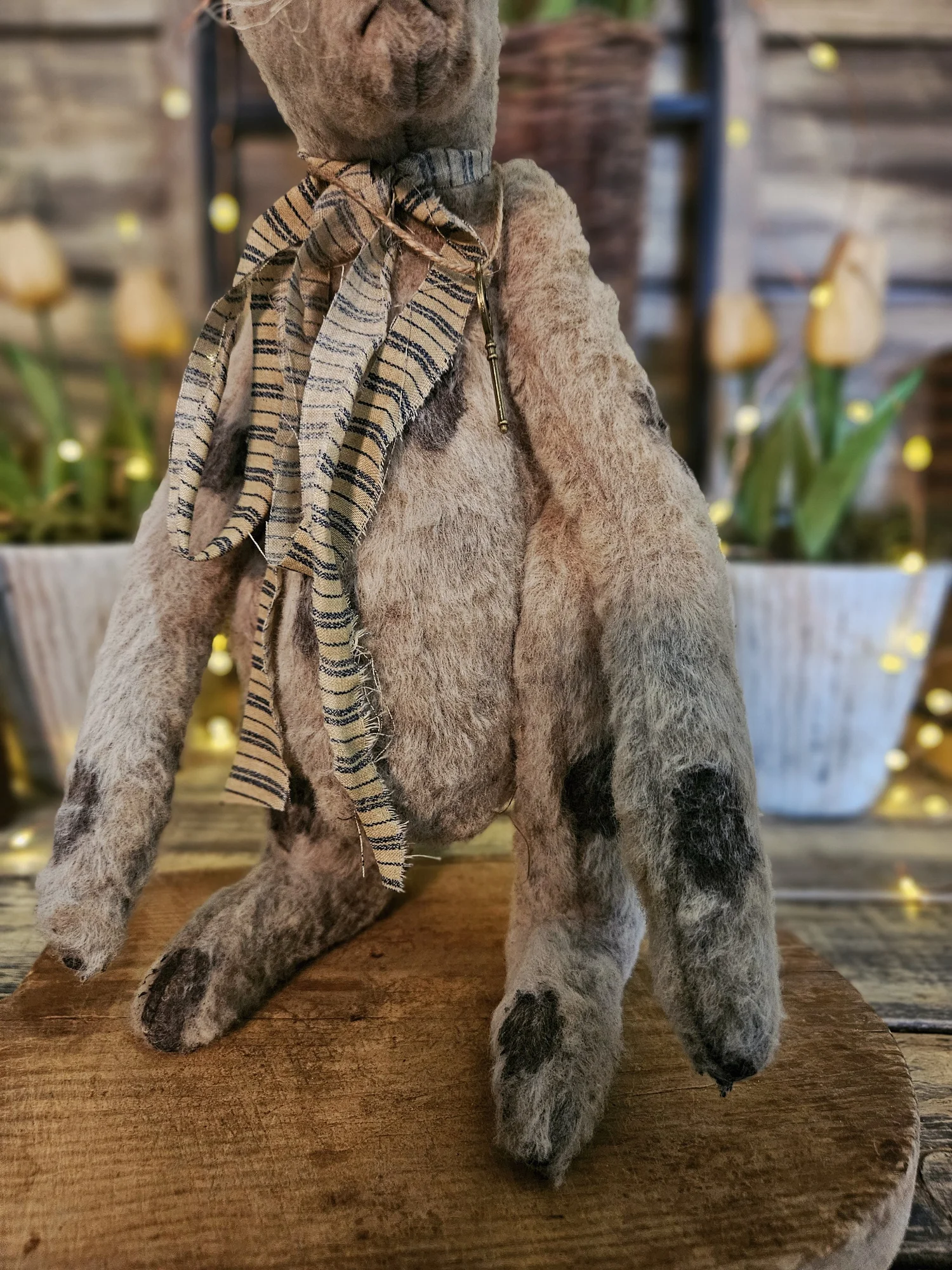 ANEICAN SPRITアメリカンカントリーWOLF CREEK 飛び込み人形 Standing Spotted Bunny #2 — Cold Creek Primitives